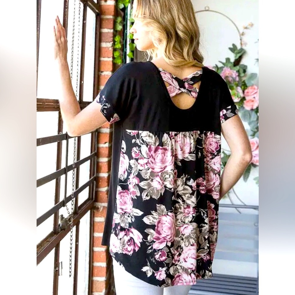 NWT Heimish Women’s Size S Floral Black Criss Cross Casual Stretchy summer Top